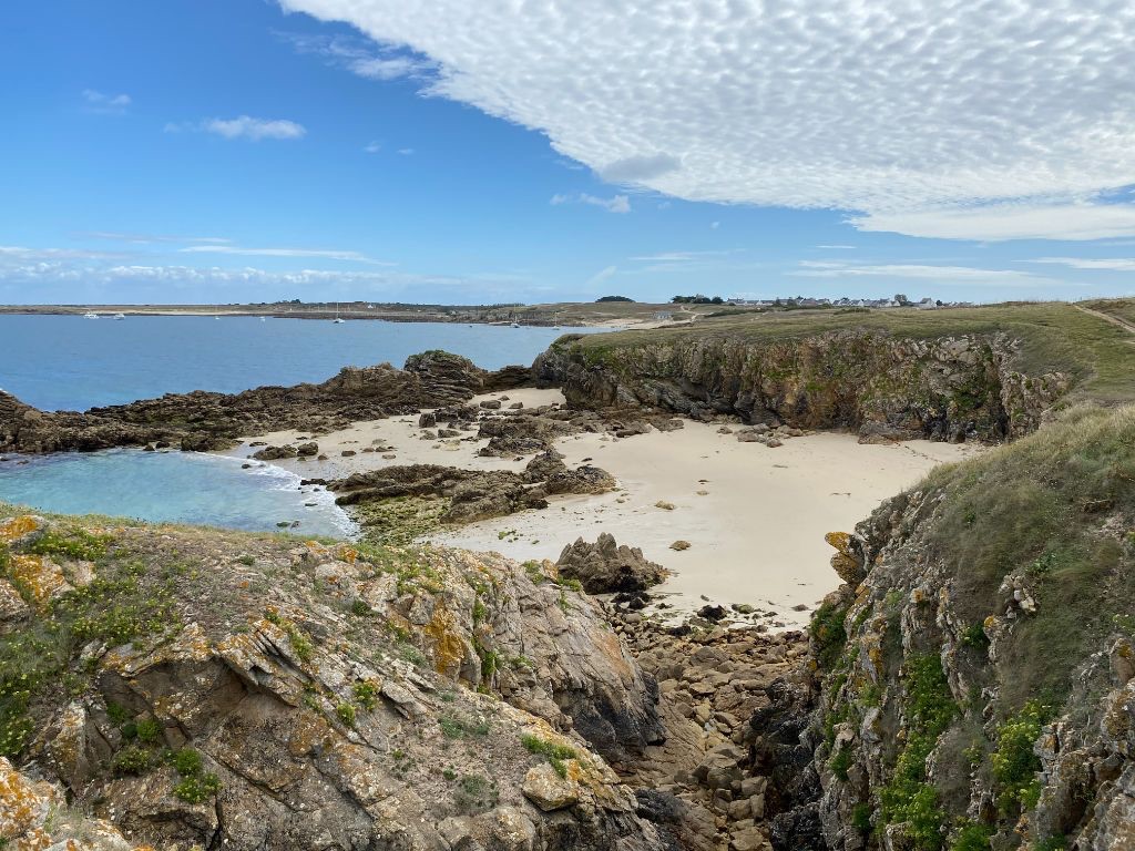 Crique de Hoëdic vue en surplomb